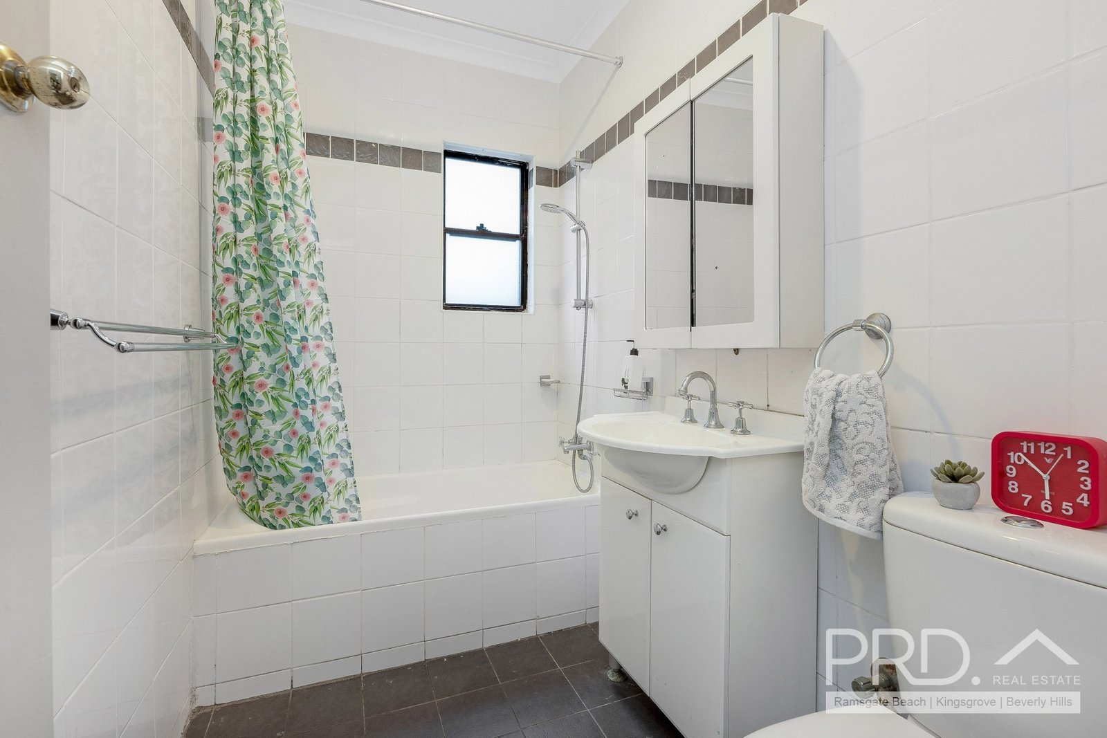 28 Canarys Road ROSELANDS 6