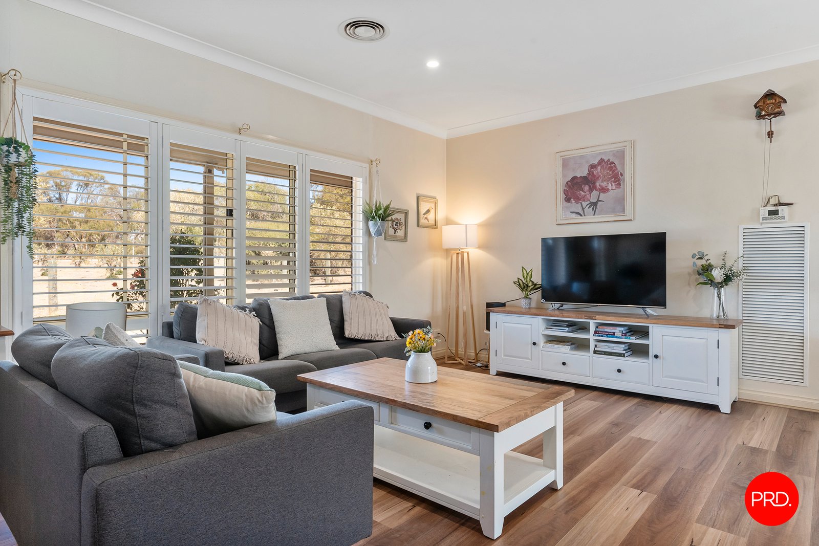 28 Candlebark Court LONGLEA 9