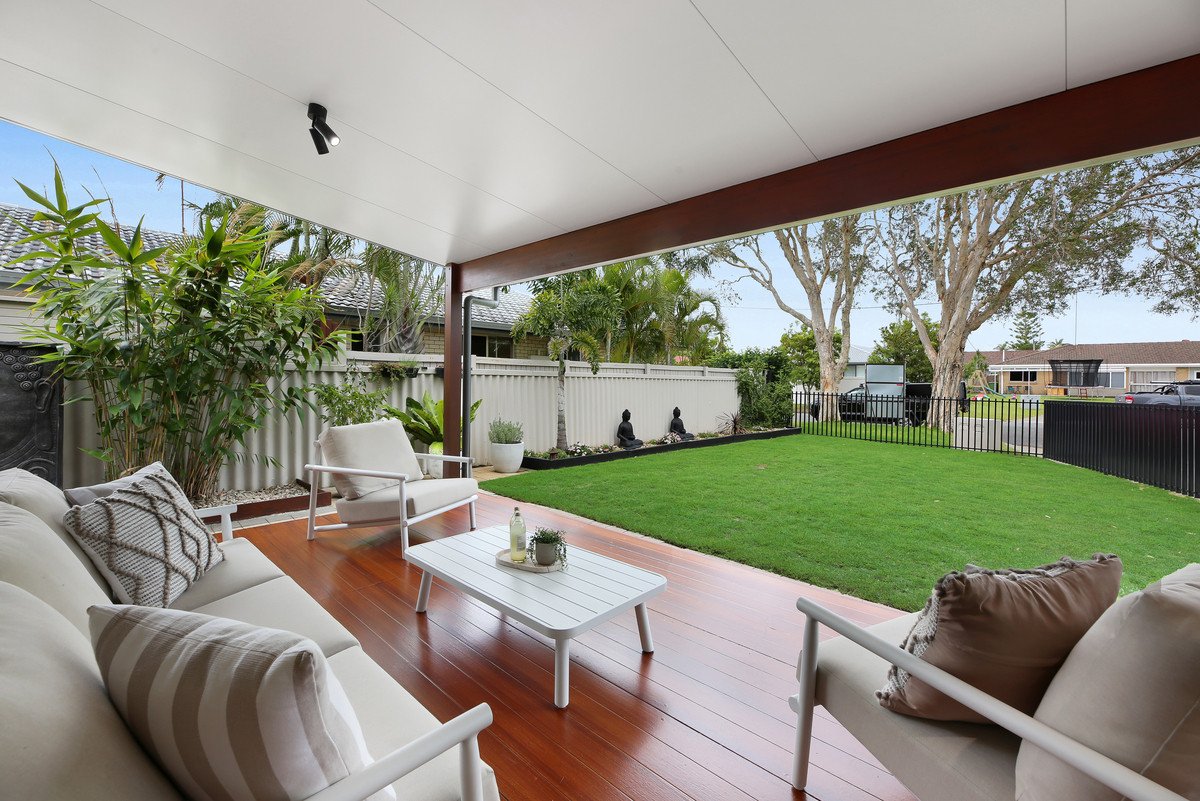 2/8 Cantwell Court Miami 2