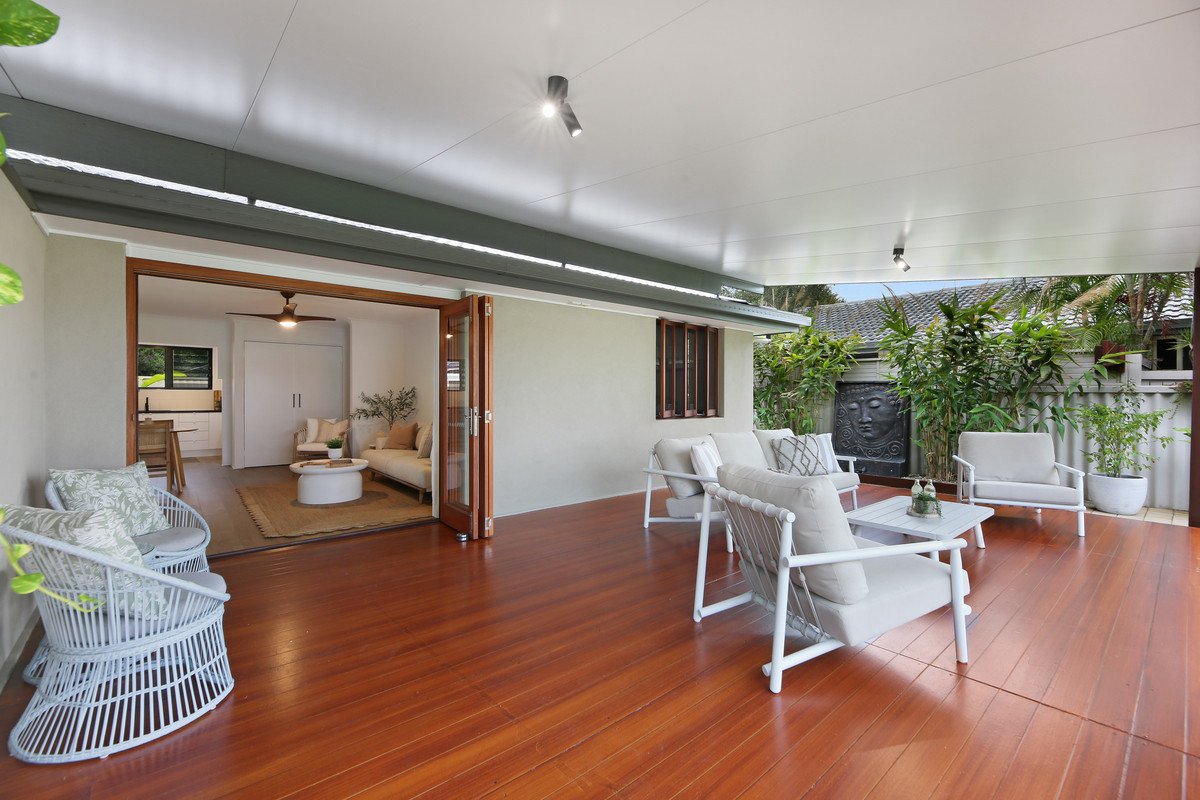2/8 Cantwell Court Miami 12