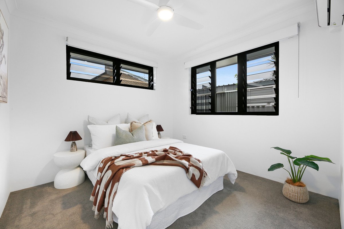 2/8 Cantwell Court Miami 15