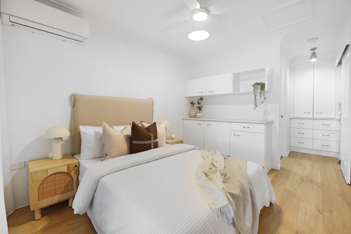 2/8 Cantwell Court Miami 18
