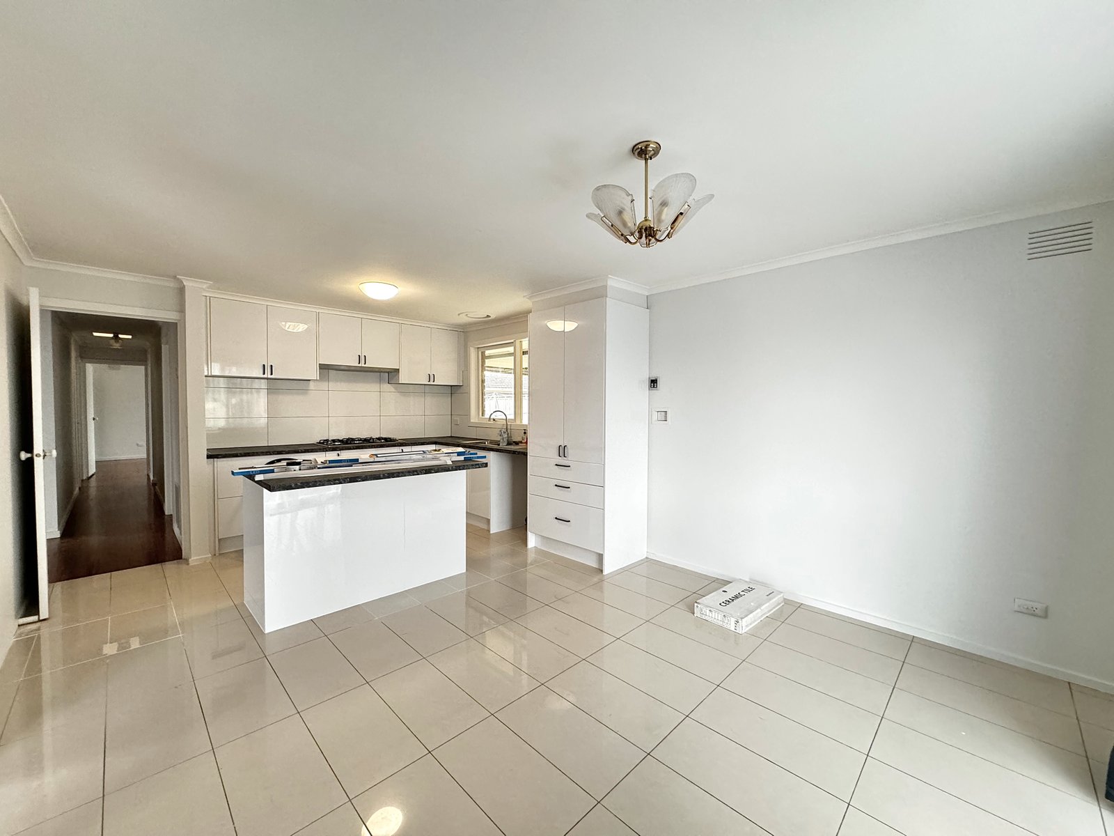 Gallery: 28 Carbine Avenue