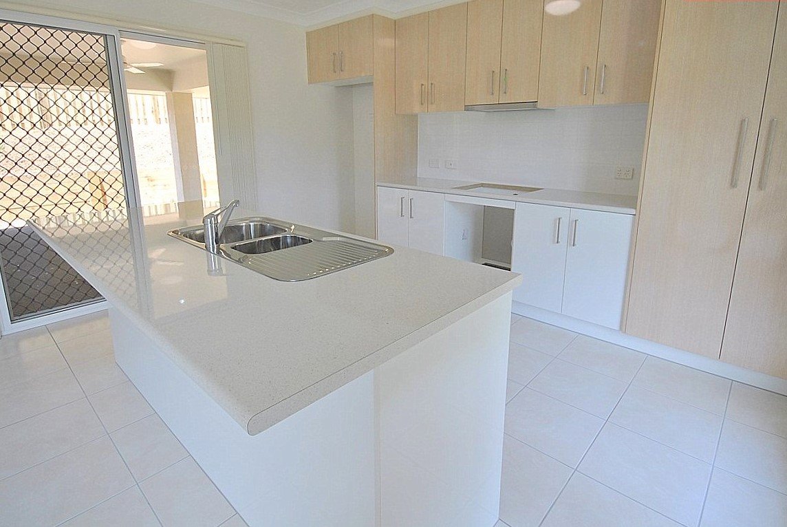 28 Carmen Court OXENFORD 2