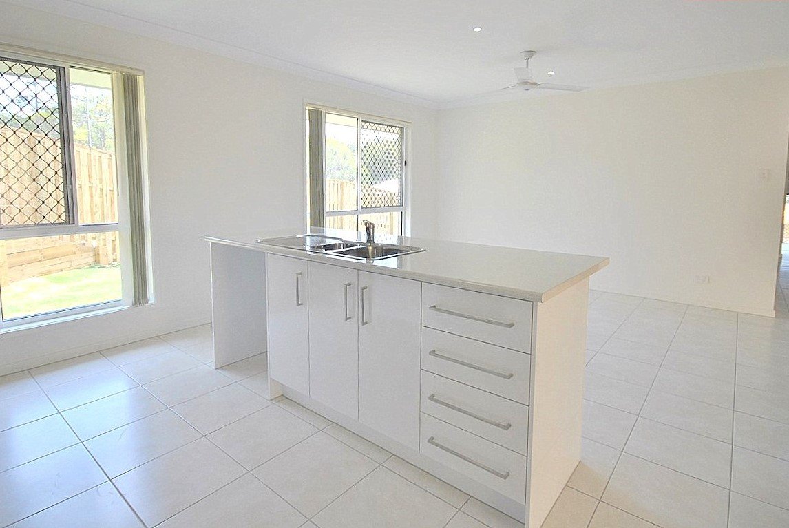 28 Carmen Court OXENFORD 3