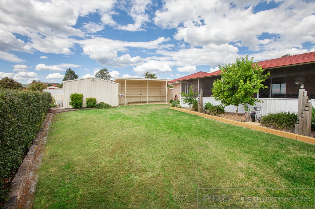 28 Carroll Ave  RUTHERFORD 3