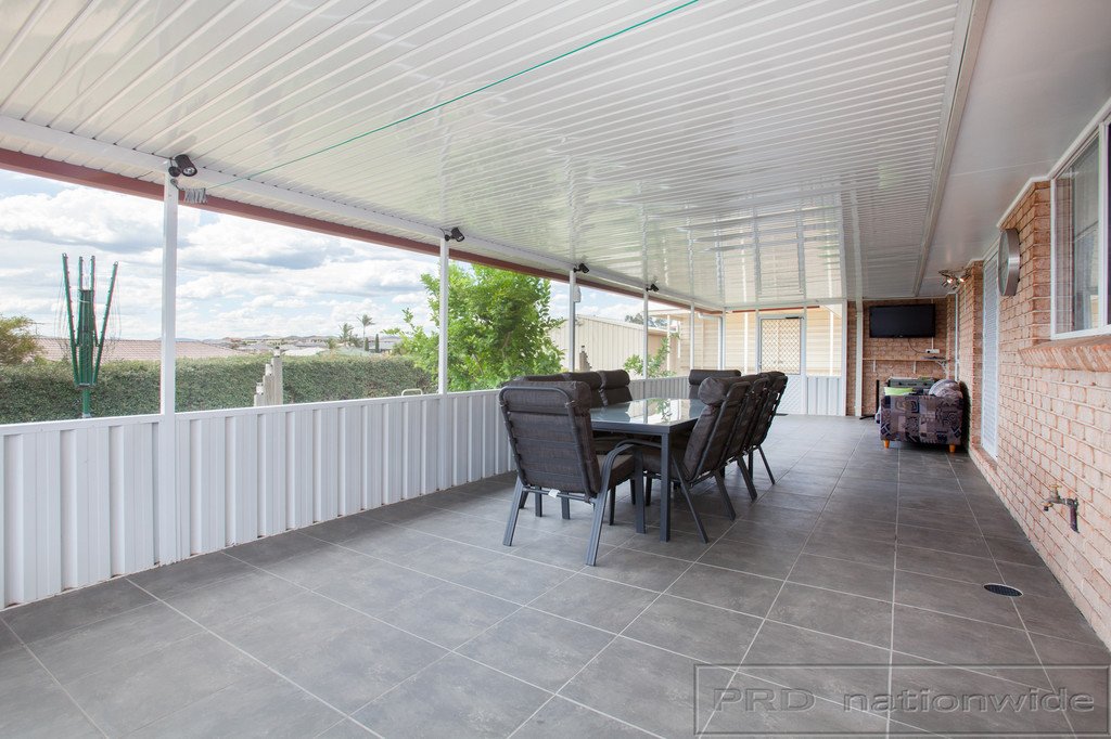 28 Carroll Ave  RUTHERFORD 8