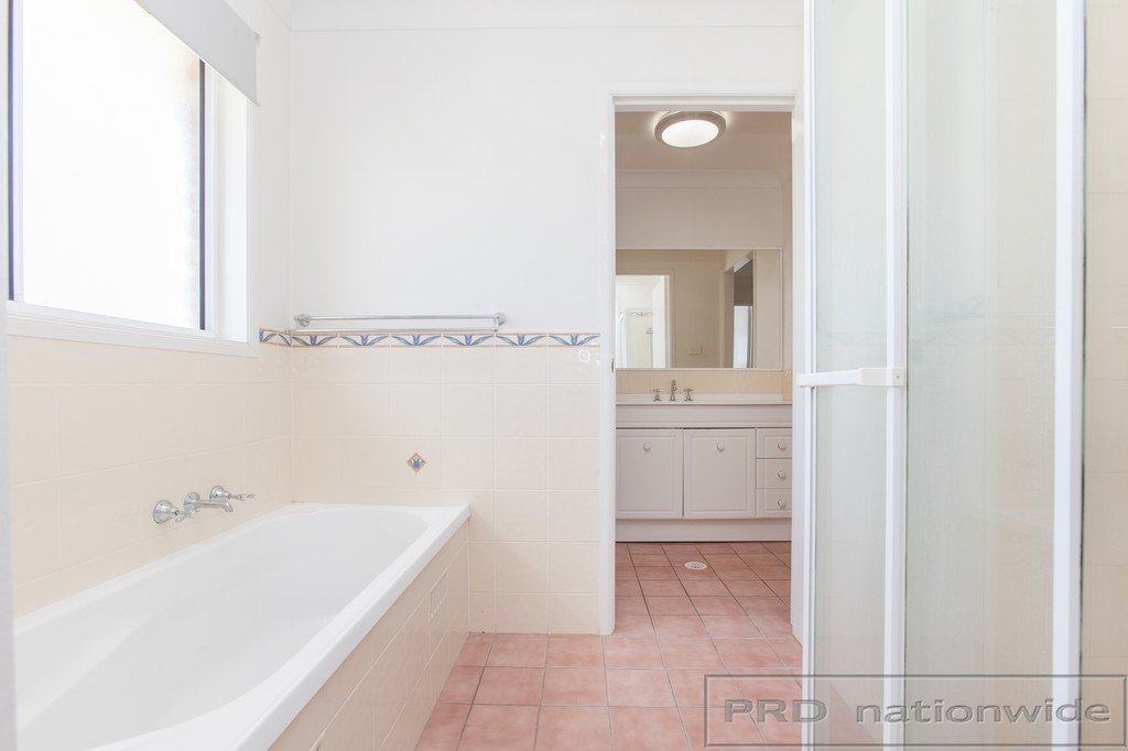 28 Carroll Ave  RUTHERFORD 17