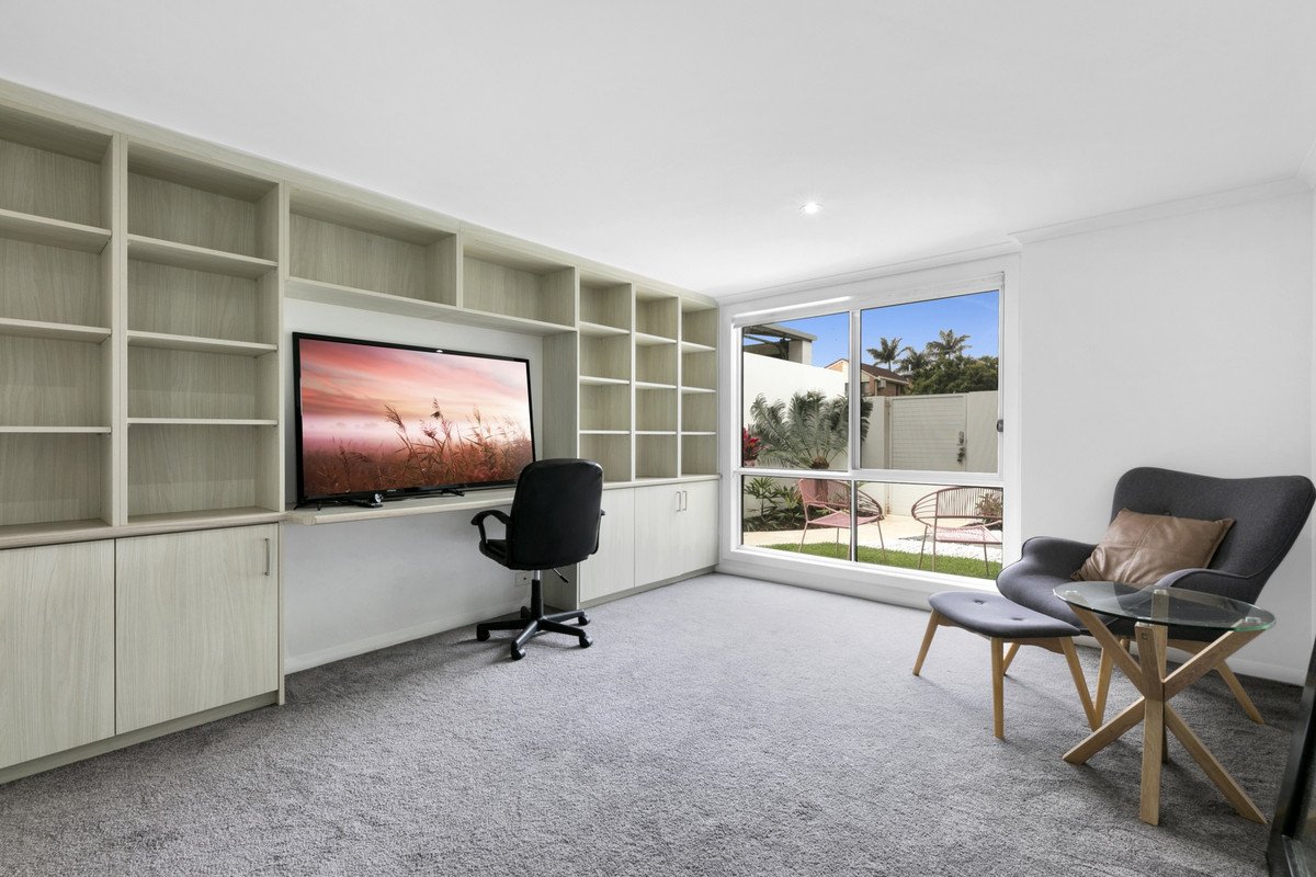 28 Chainey Avenue MIAMI 11