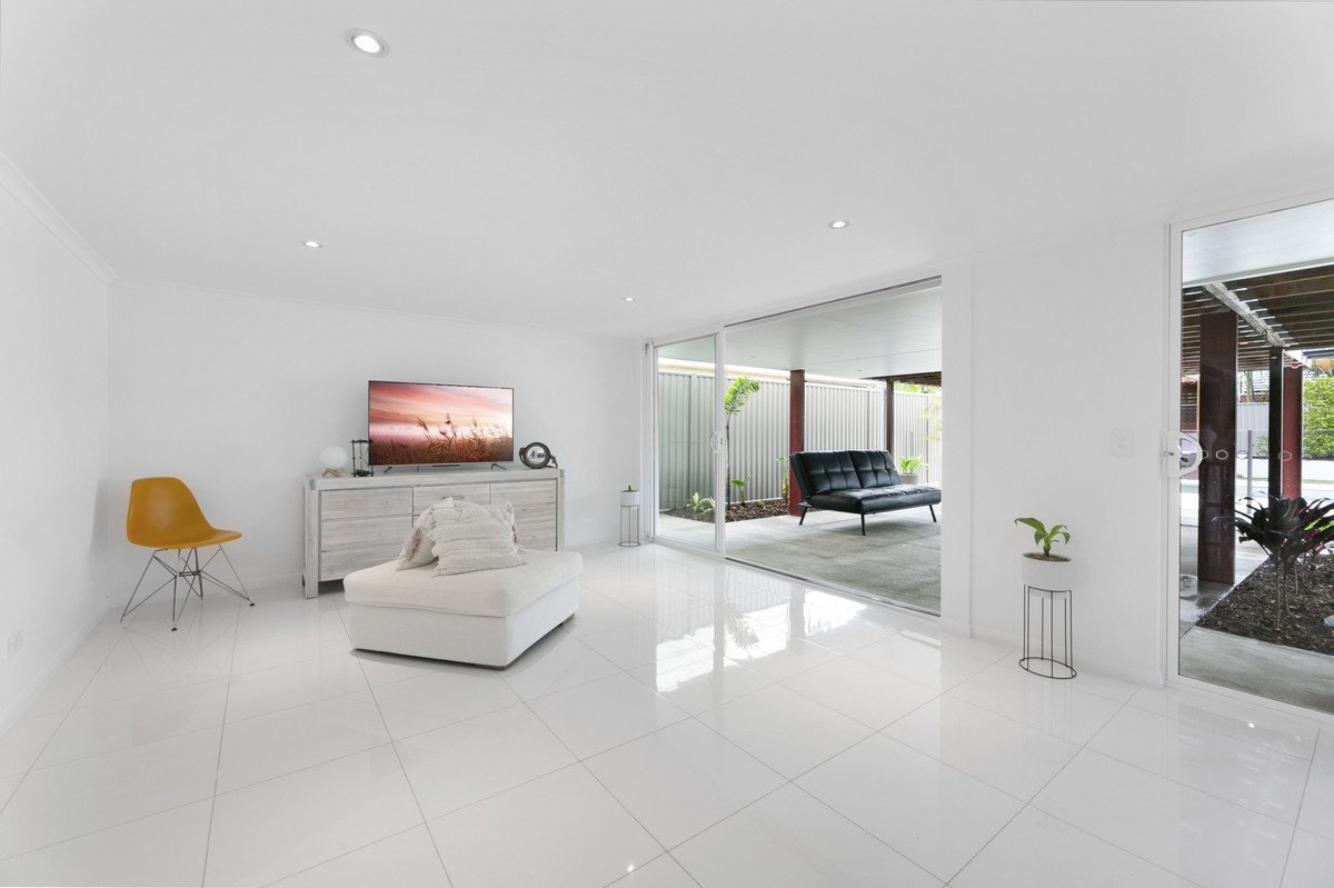 28 Chainey Avenue MIAMI 14