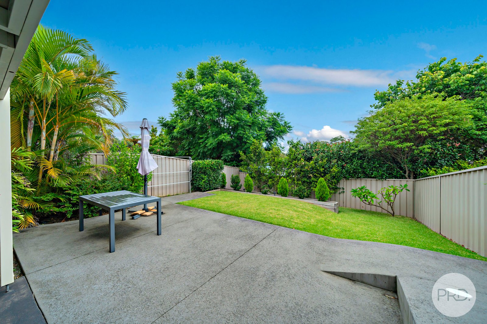 2/8 Charthouse Avenue CORLETTE 11