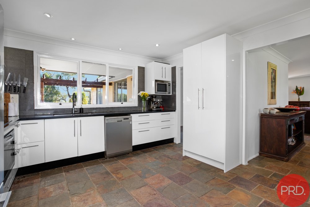 28 Chidley Crescent METFORD 9