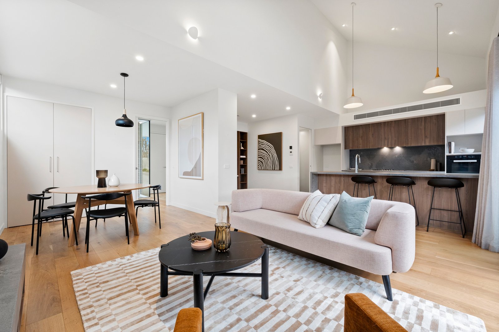 Gallery: 2/8 Clare Street
