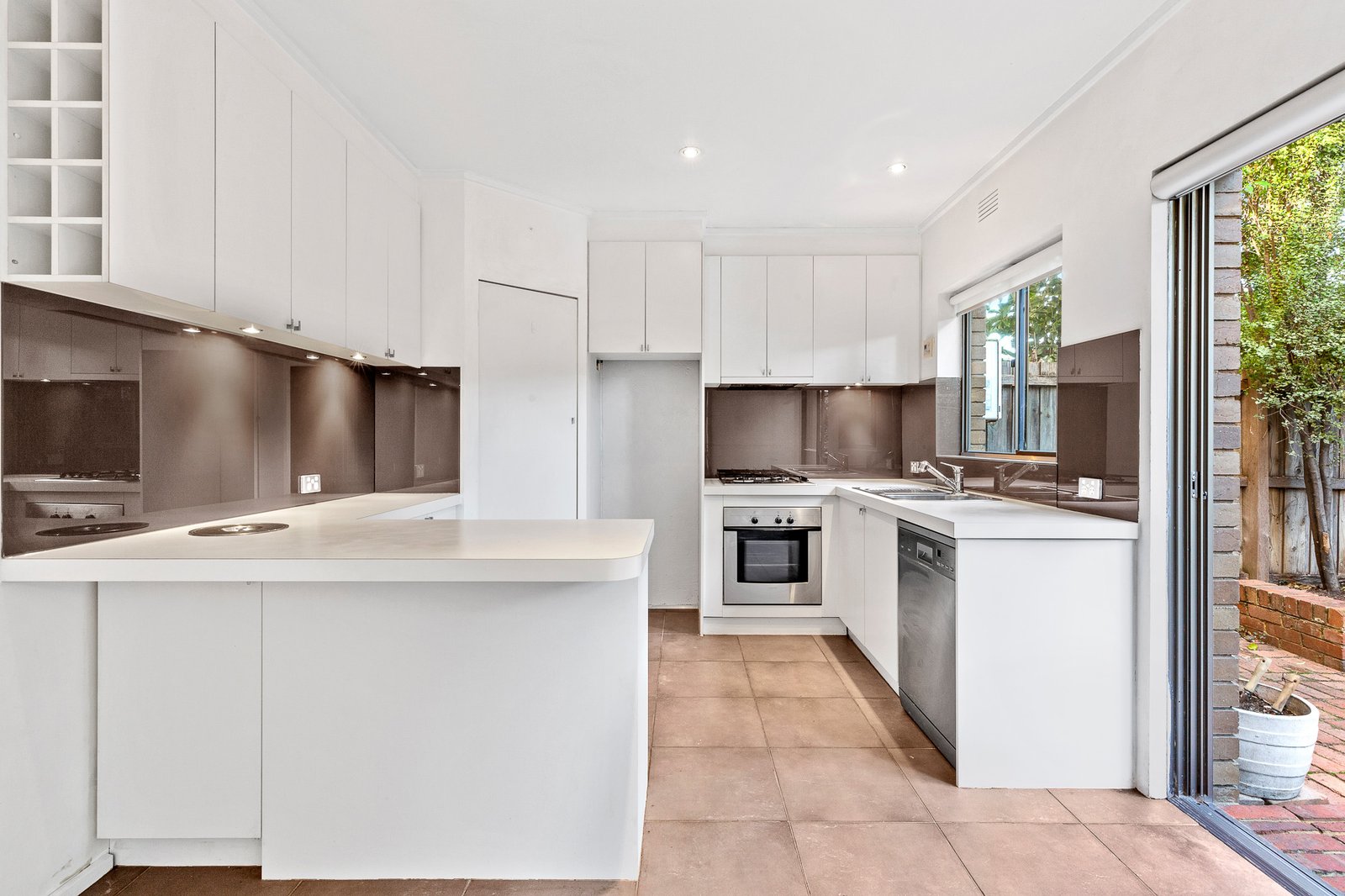 Gallery: 2/8 Clarkson Avenue