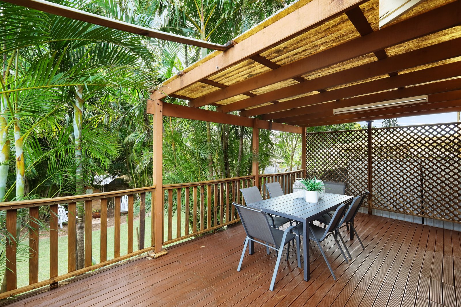 2/8 Corunna Crescent ASHMORE 12