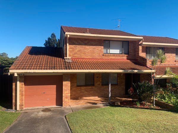 2/8 Corunna Crescent ASHMORE 1