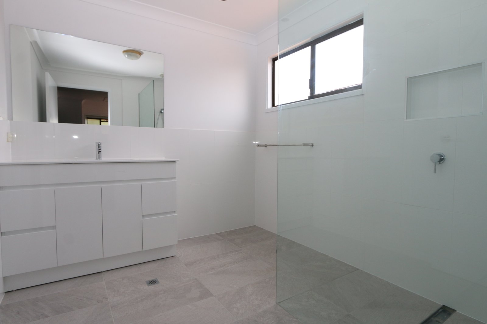 2/8 Corunna Crescent ASHMORE 3