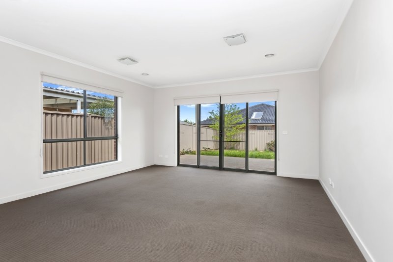 Gallery: 28 Creekstone Drive