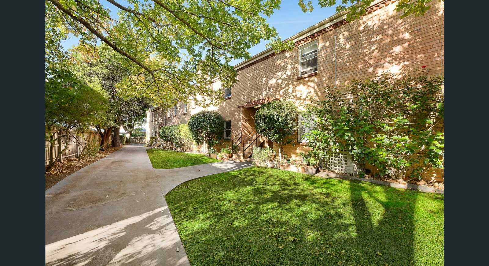 2/8 Cromwell Road, South Yarra, 3141