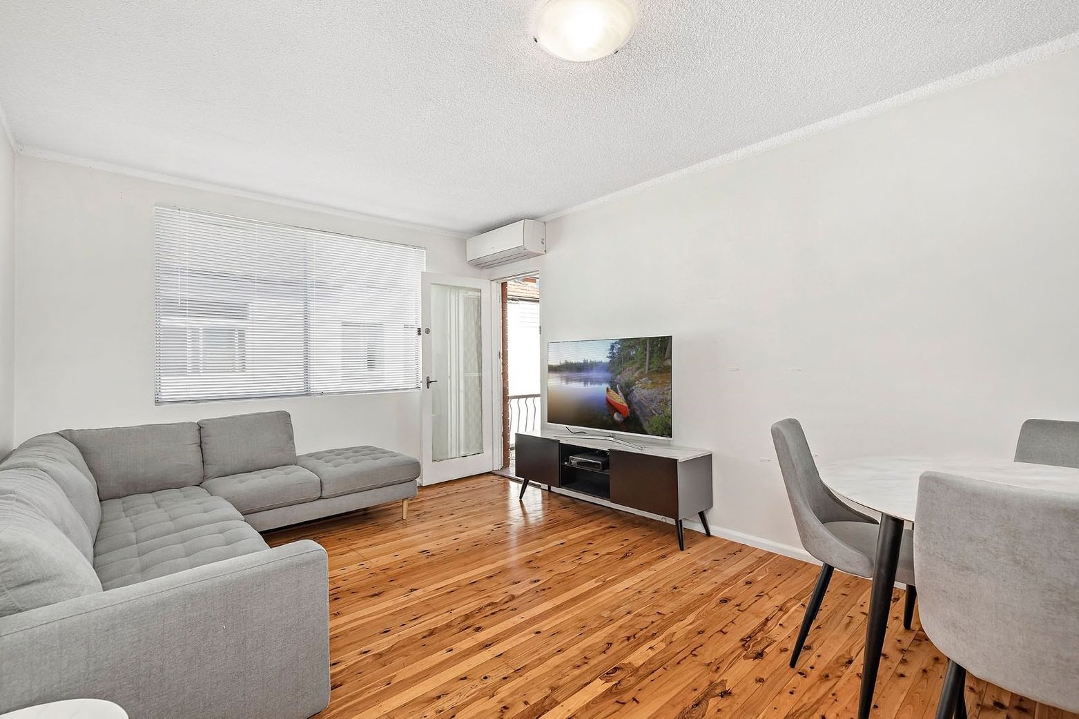 2/8 Curt Street ASHFIELD 2