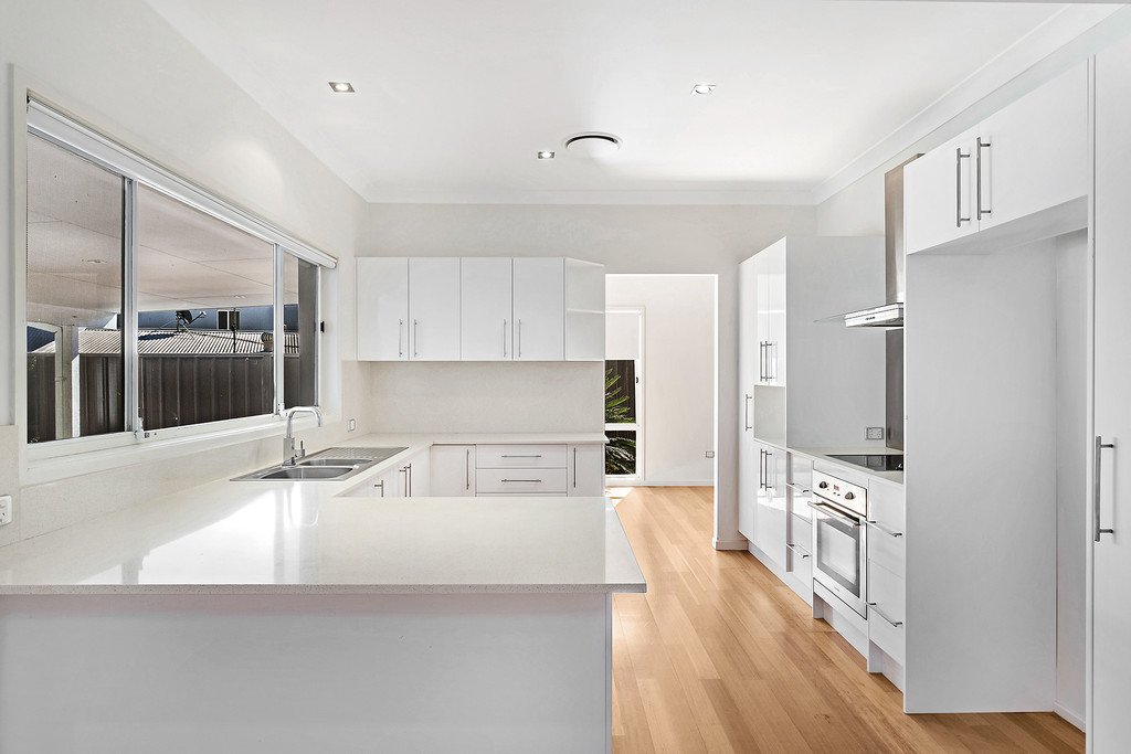 28 Danalene Parade CORLETTE 8