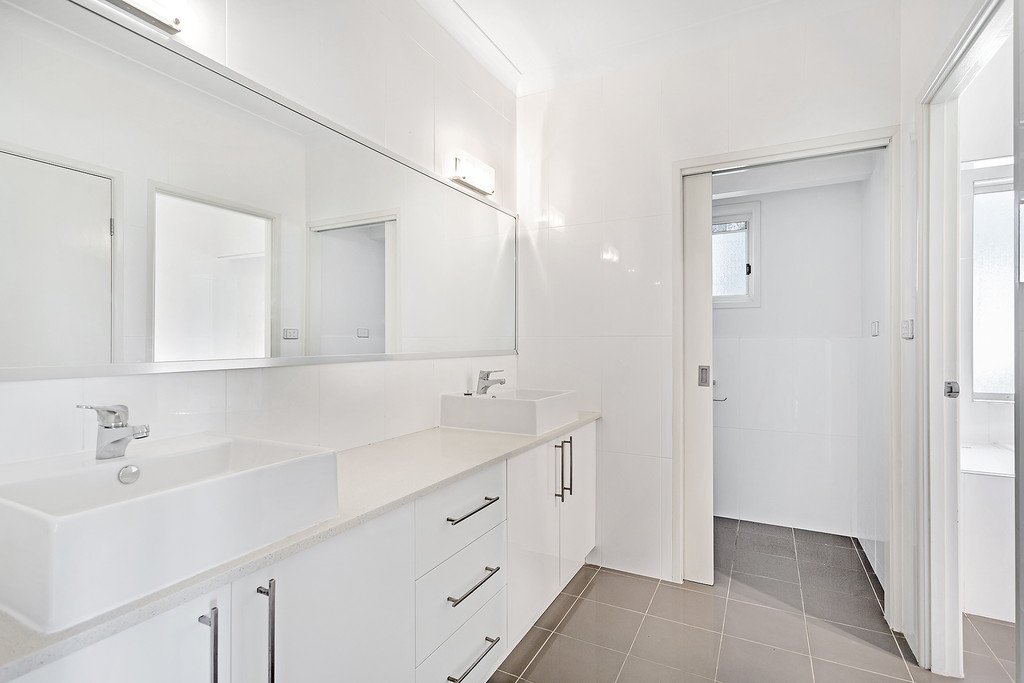 28 Danalene Parade CORLETTE 13