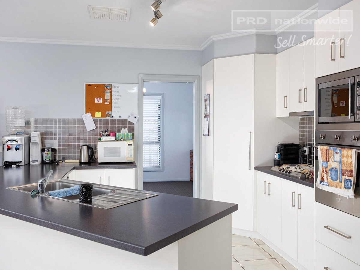 28 Deakin Avenue LLOYD 2