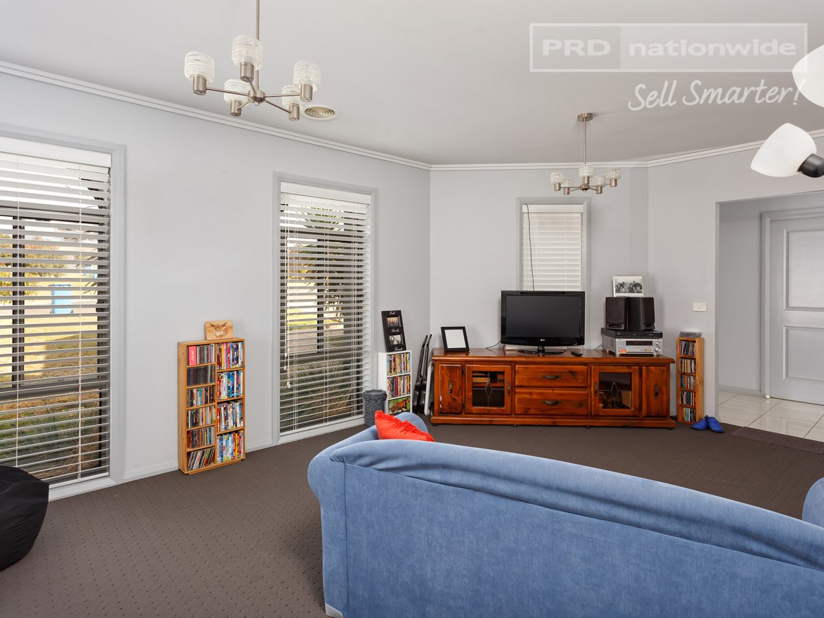 28 Deakin Avenue LLOYD 3