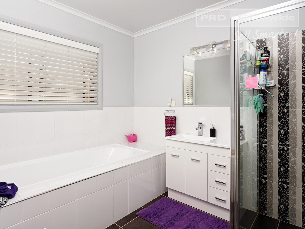 28 Deakin Avenue LLOYD 10