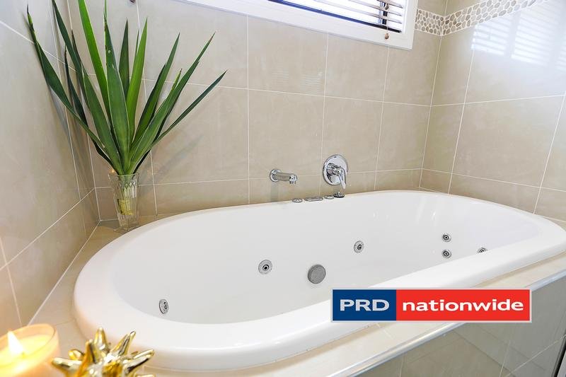 28 Deborah Crescent CAMBRIDGE PARK 13