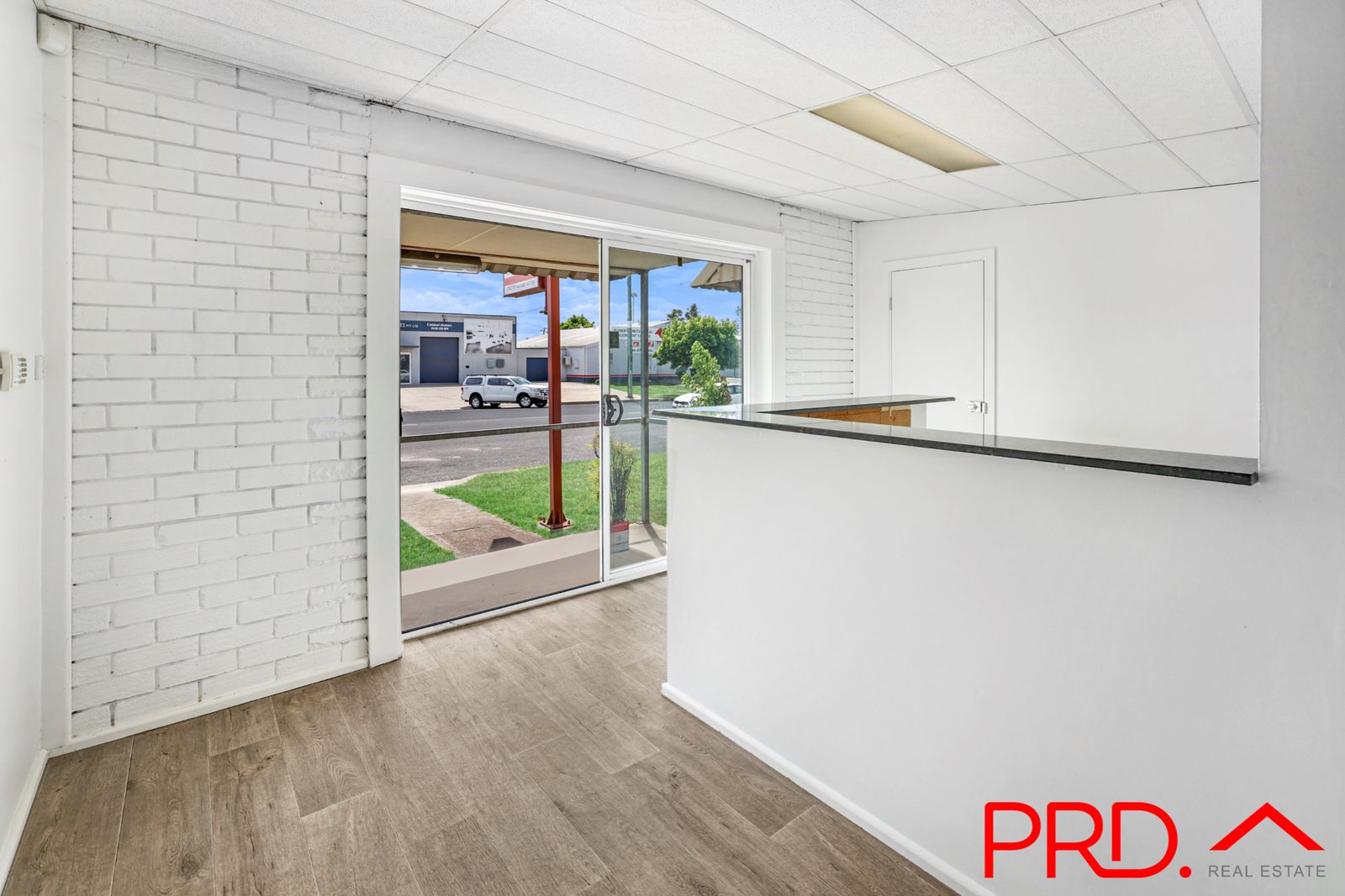 2/8 Denison Street TAMWORTH 4