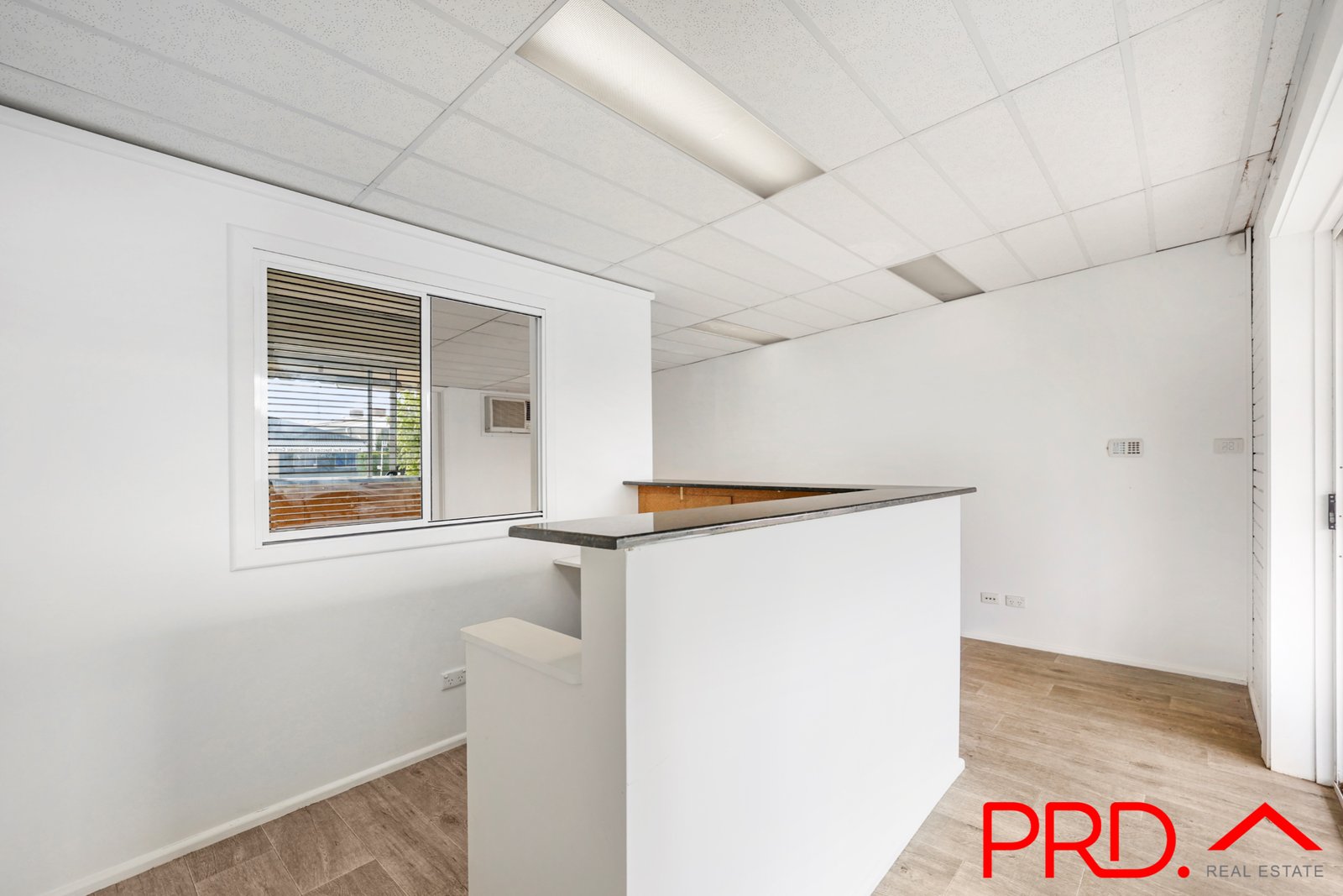 2/8 Denison Street TAMWORTH 5