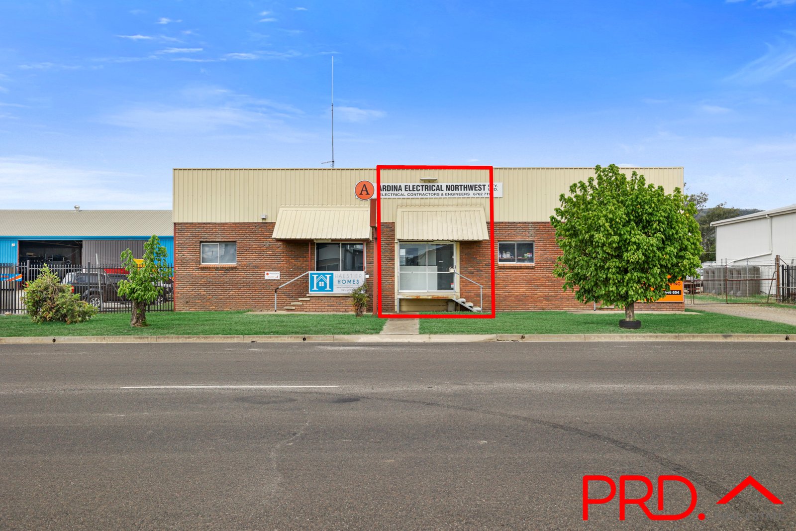 2/8 Denison Street TAMWORTH 2