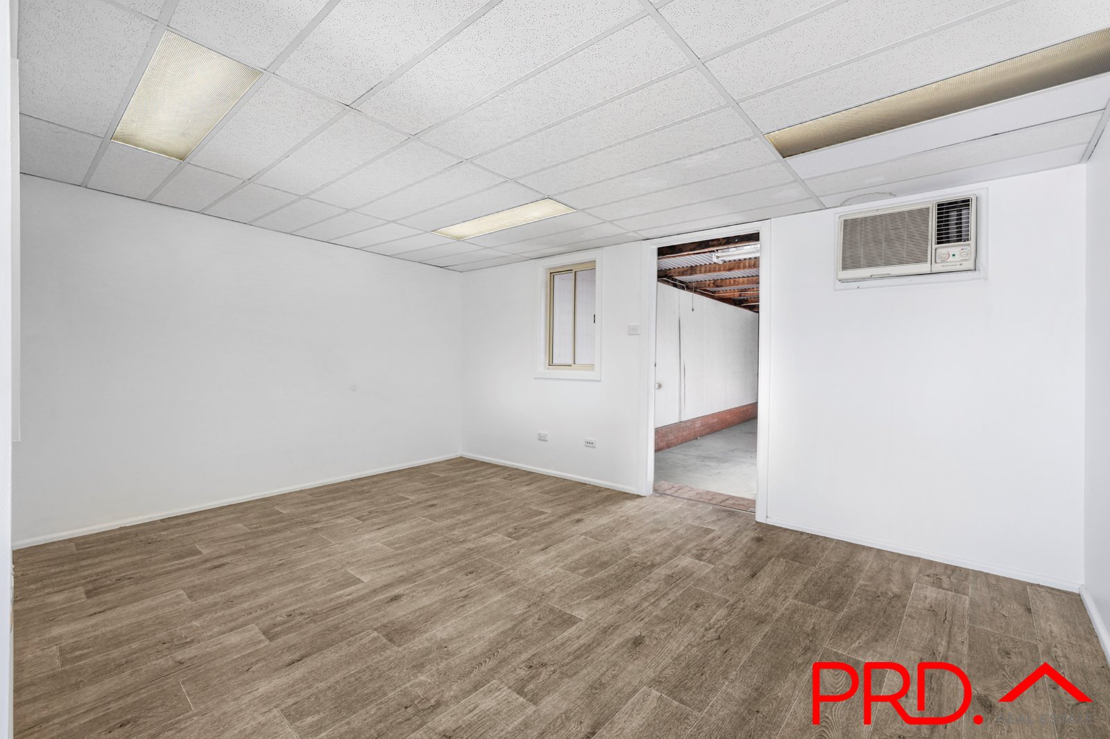 2/8 Denison Street TAMWORTH 7