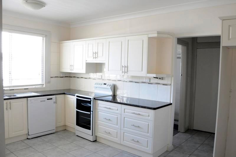 28 Diane Street TAMWORTH 2