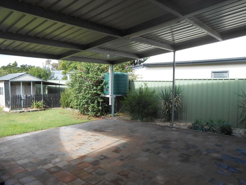28 Diane Street TAMWORTH 8