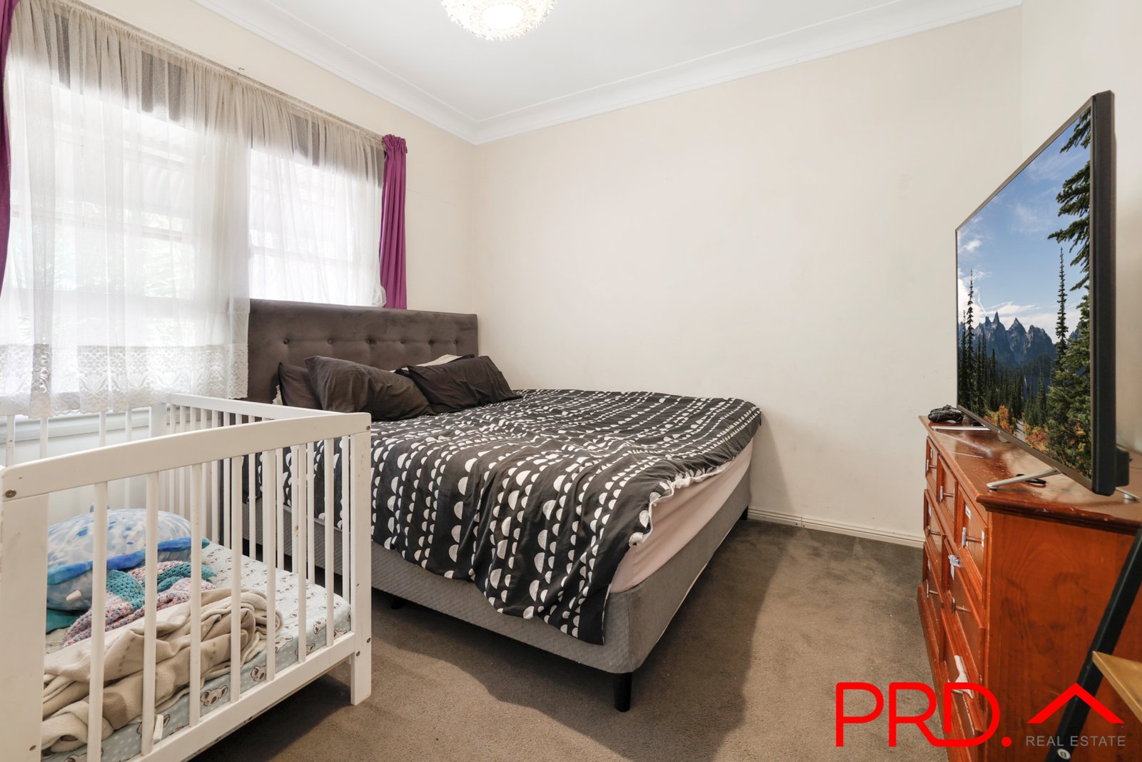 28 Diane Street TAMWORTH 4