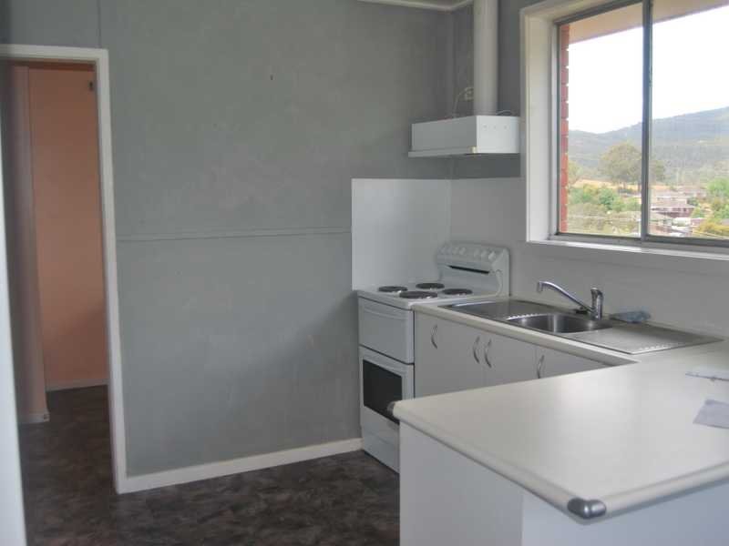28 Dickson Street GLENORCHY 3