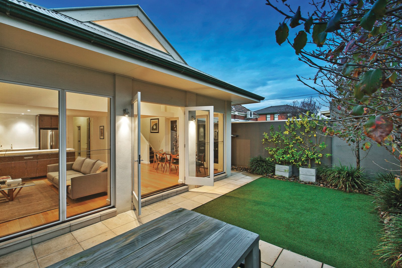 28 Dinsdale Street, Albert Park, VIC