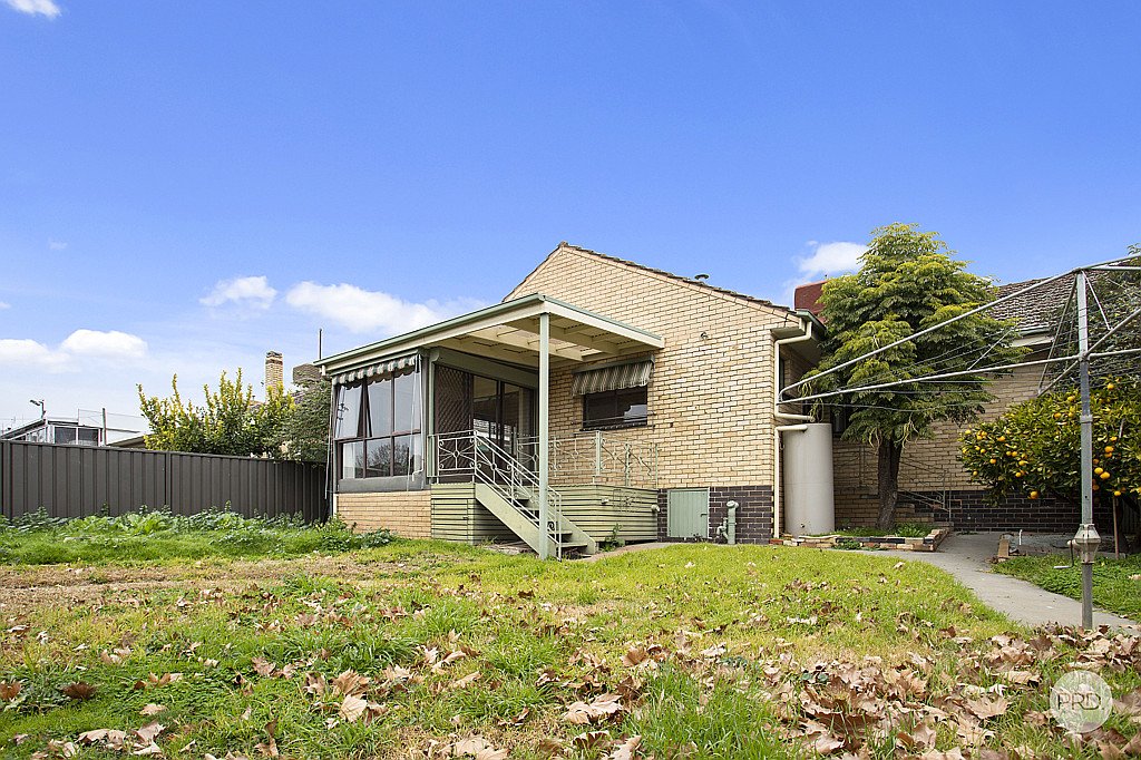 28 Eaglehawk Road IRONBARK 12