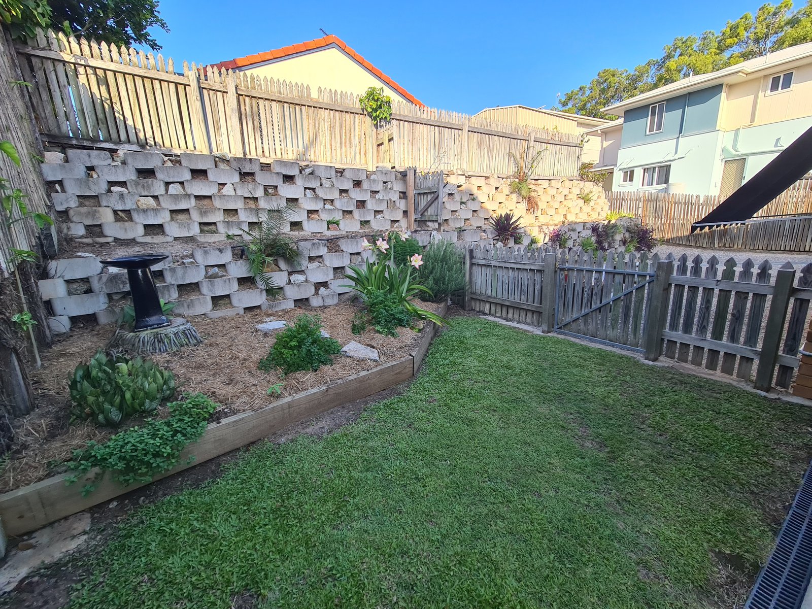 2/8 Elizabeth Street TANNUM SANDS 18