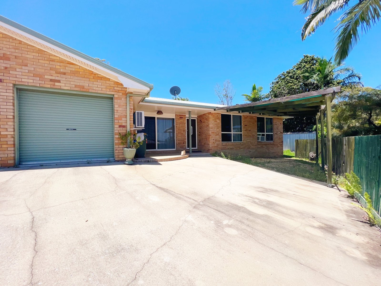 2/8 Eugenia Street BOYNE ISLAND 1