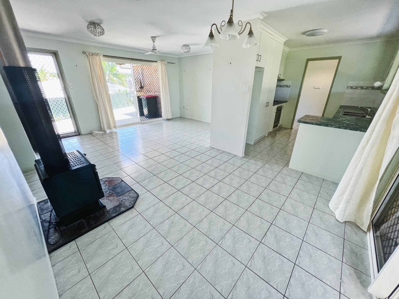 2/8 Eugenia Street BOYNE ISLAND 2