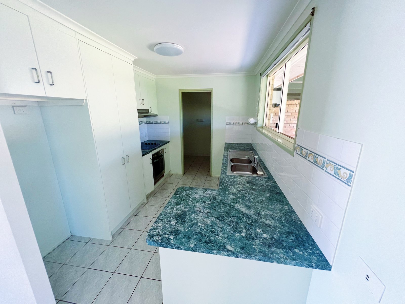 2/8 Eugenia Street BOYNE ISLAND 3