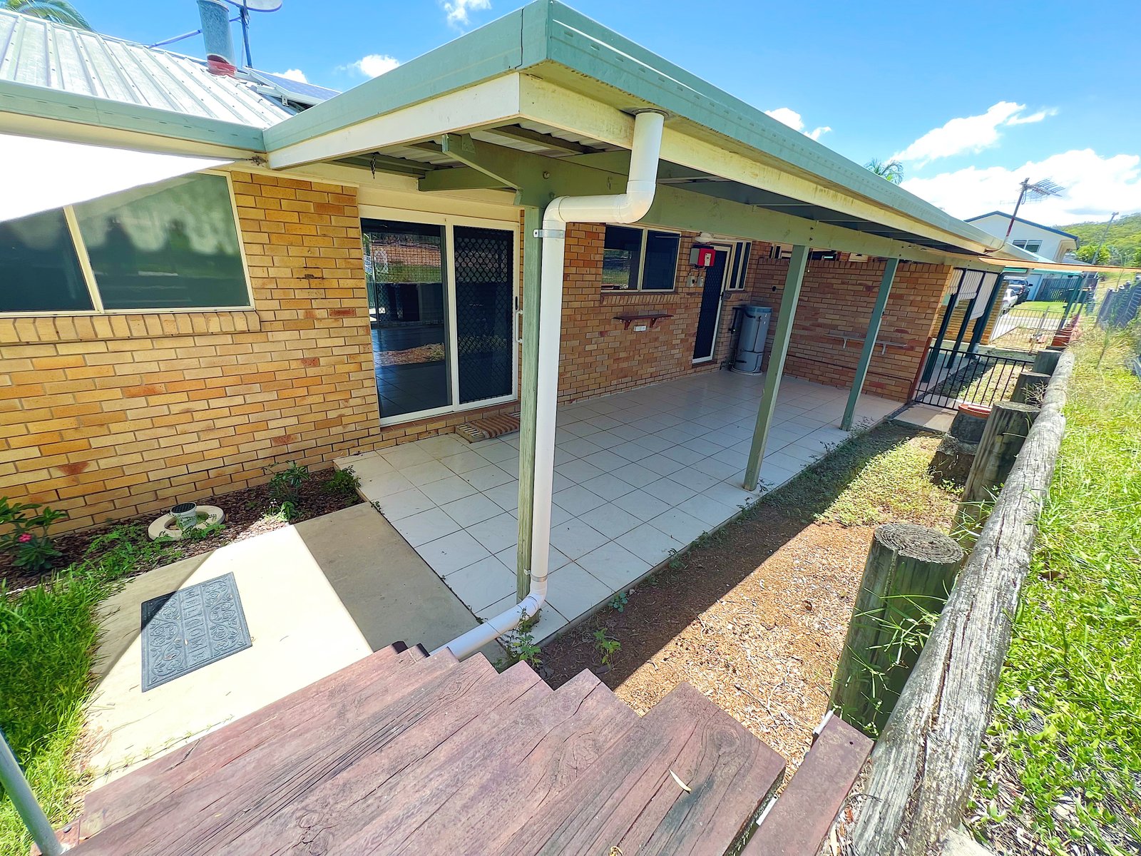 2/8 Eugenia Street BOYNE ISLAND 5