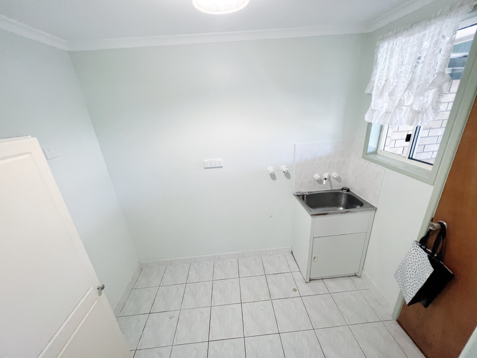2/8 Eugenia Street BOYNE ISLAND 6