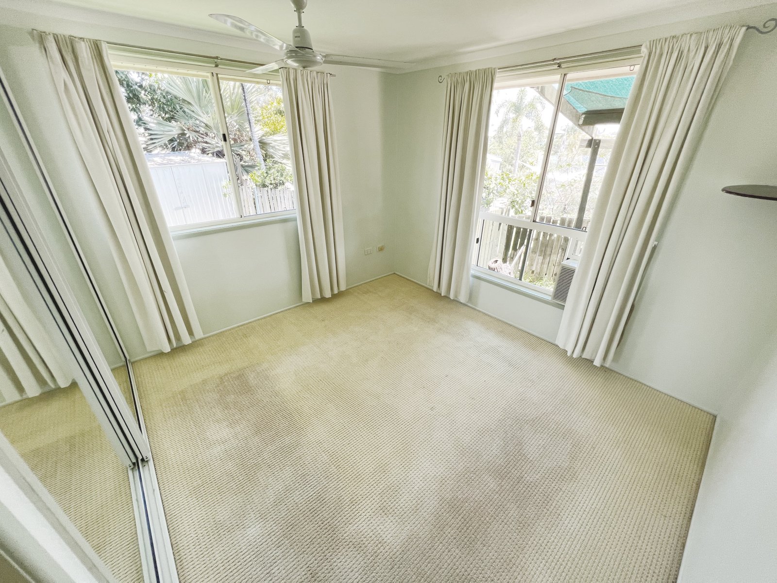 2/8 Eugenia Street BOYNE ISLAND 8