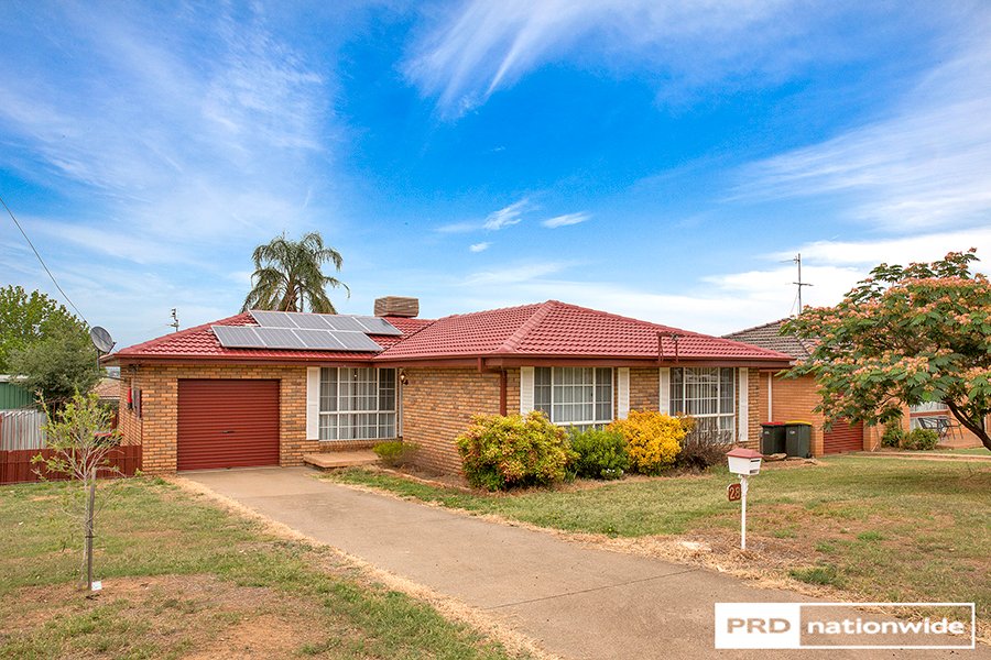 28 Fisher Road TAMWORTH 1