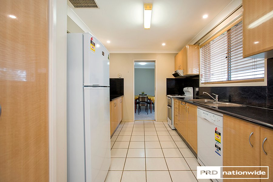28 Fisher Road TAMWORTH 9