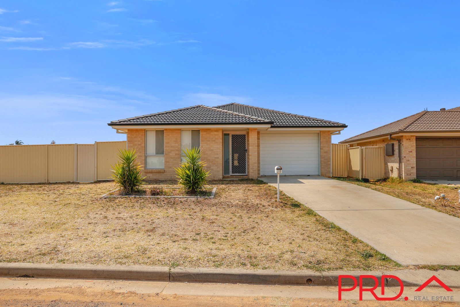 28 Flemming Crescent TAMWORTH 1